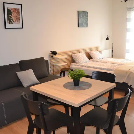 Na Ceglanej Apartment *