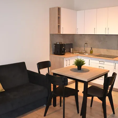 Na Ceglanej Apartment *